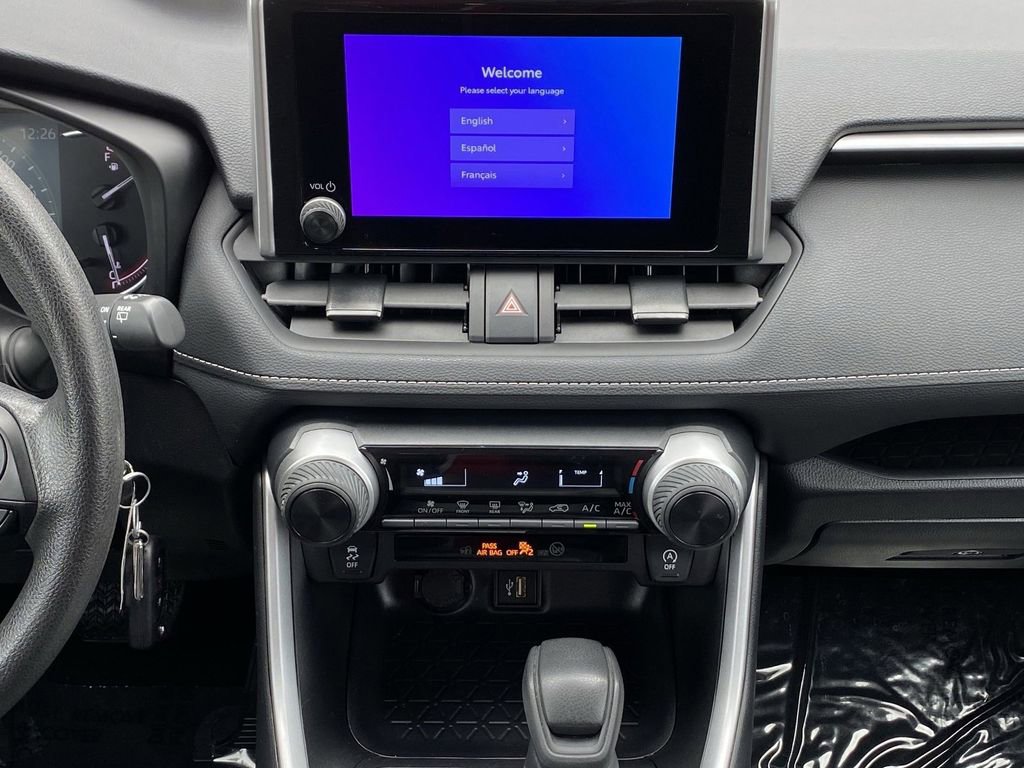 Certified 2025 Toyota RAV4 LE FWD image 29