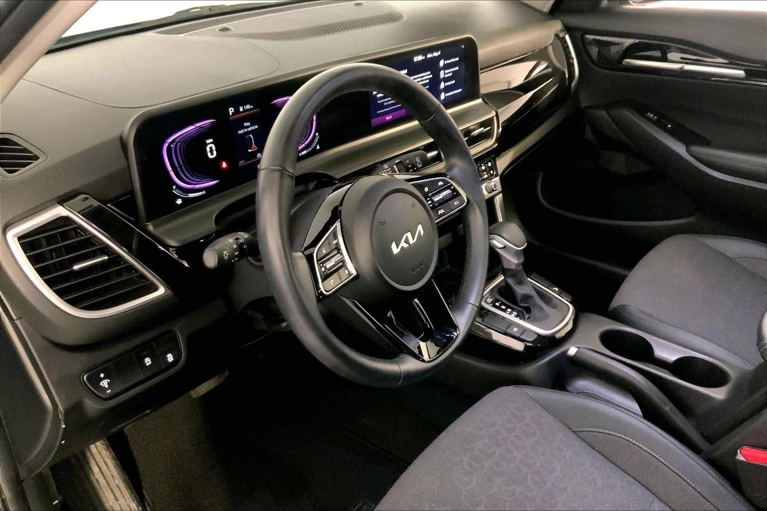 Certified 2025 Kia Seltos S FWD image 14