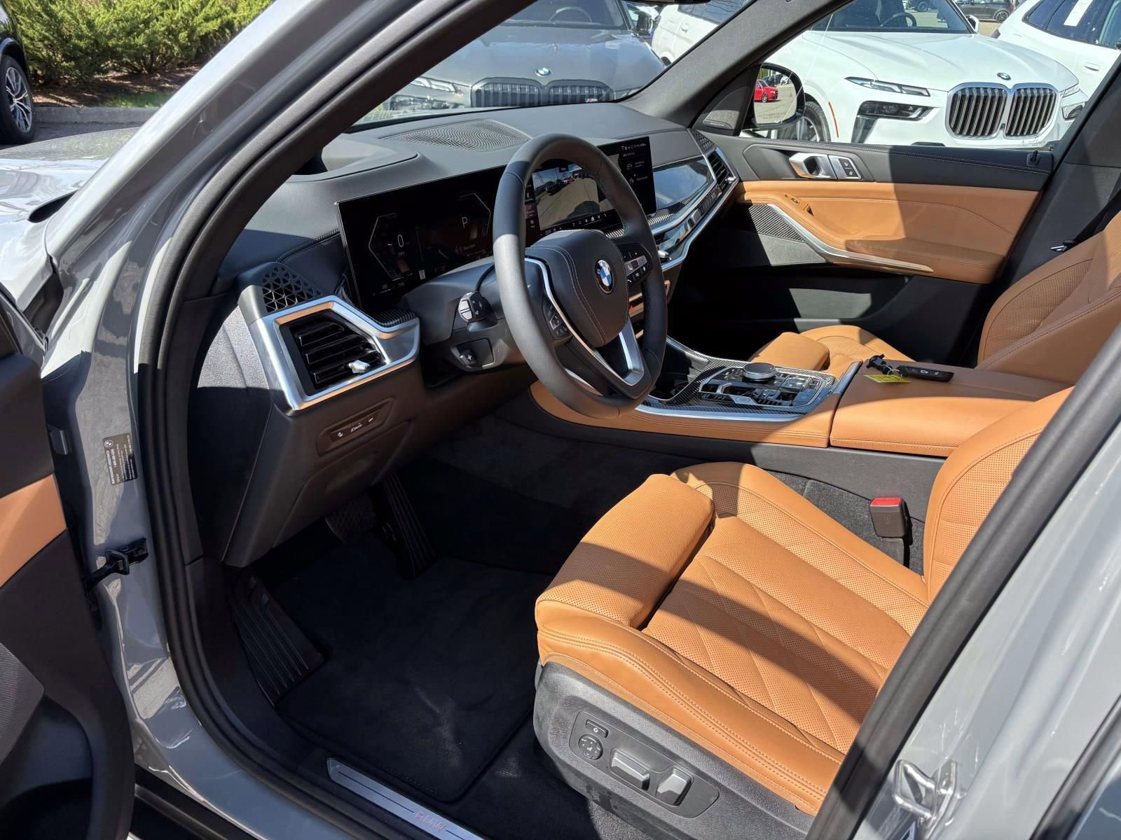 Used 2025 BMW X5 xDrive40i w/ Parking Assistance Package image 24