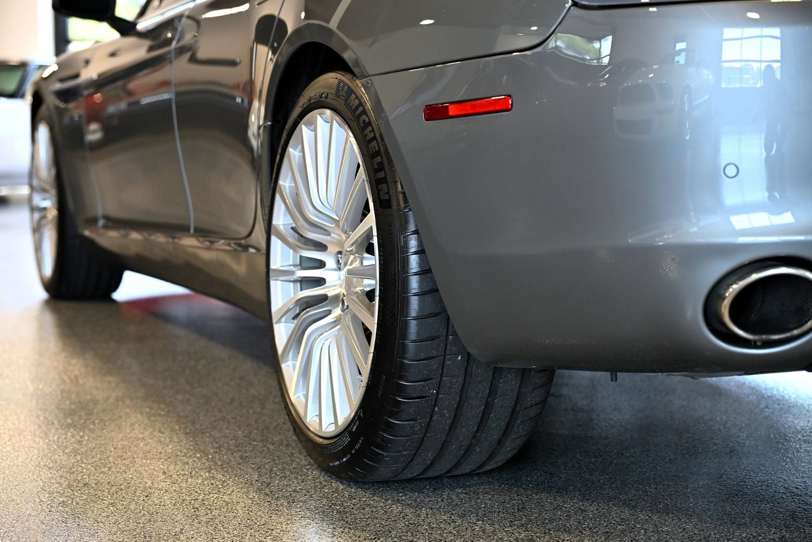 Used 2011 Aston Martin Rapide RWD image 18