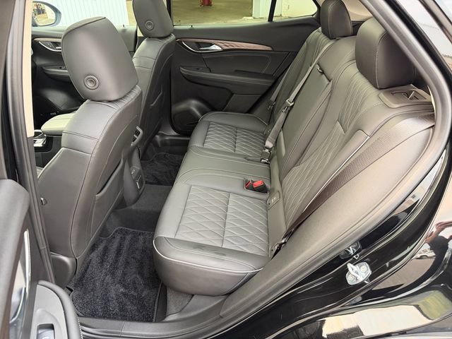 Used 2023 Buick Envision Avenir AWD/4WD image 18