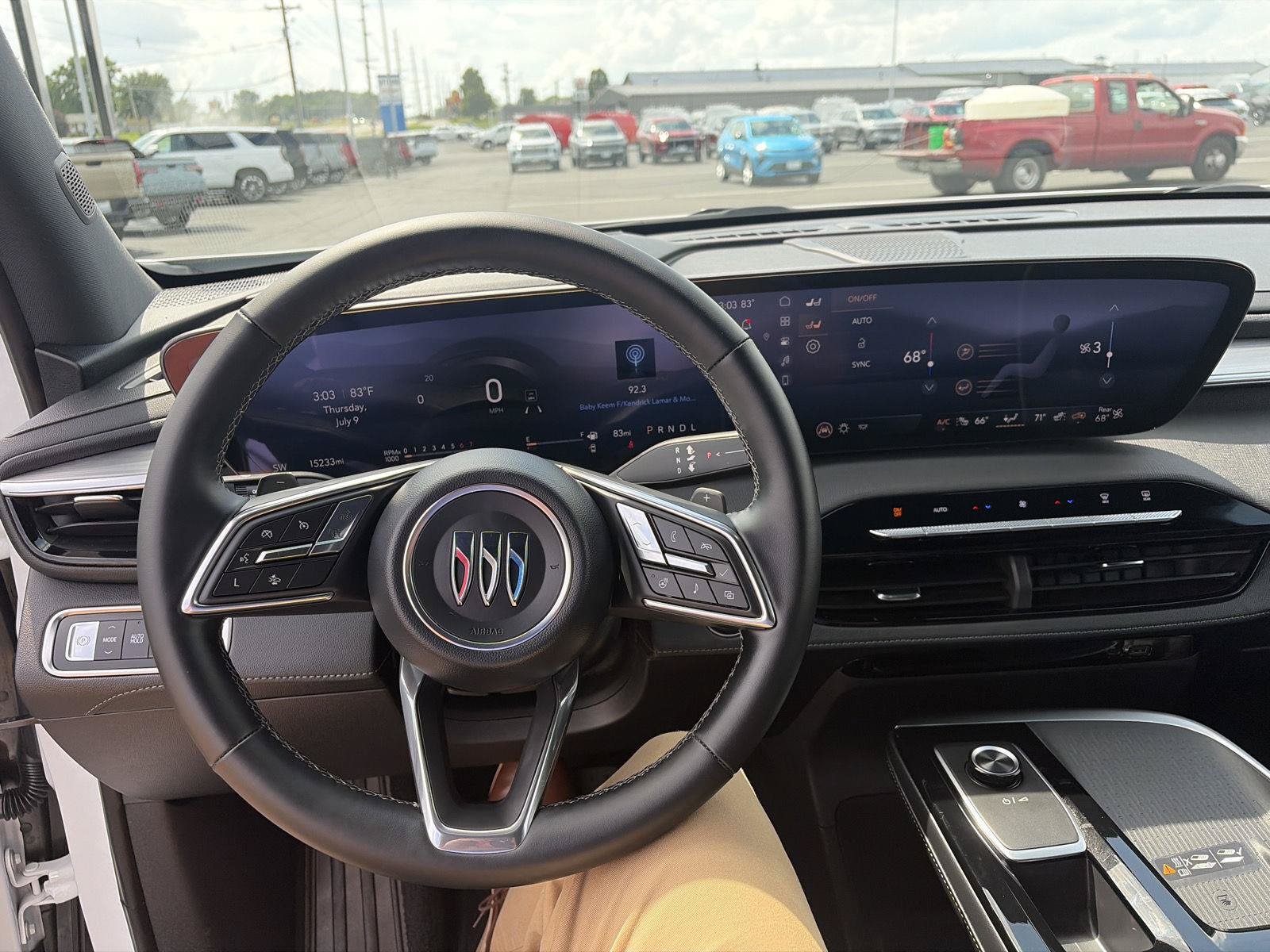Certified 2025 Buick Enclave Preferred FWD image 22