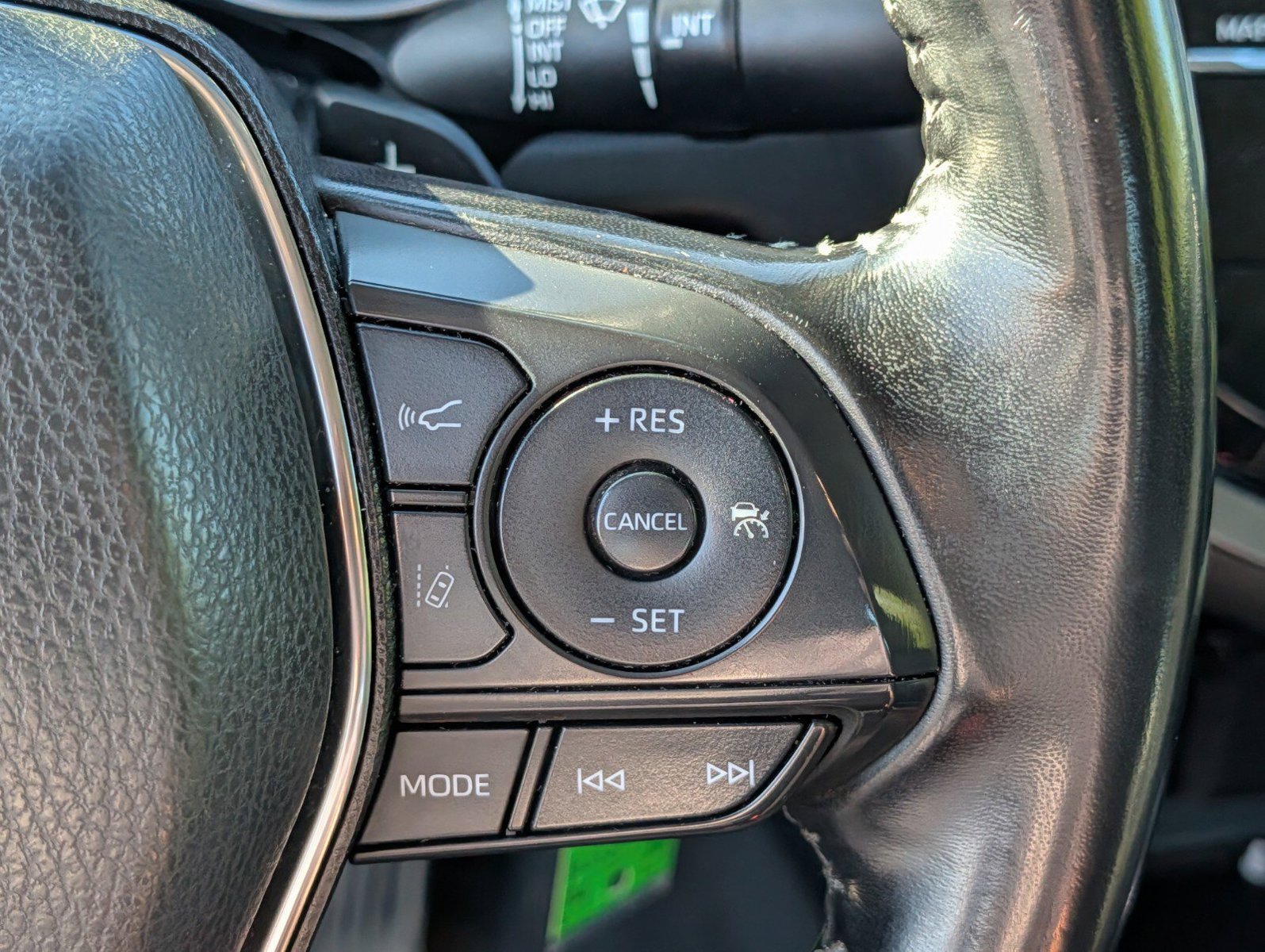 Used 2019 Toyota Camry SE FWD image 25
