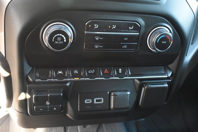 Certified 2024 Chevrolet Silverado 1500 Custom image 32