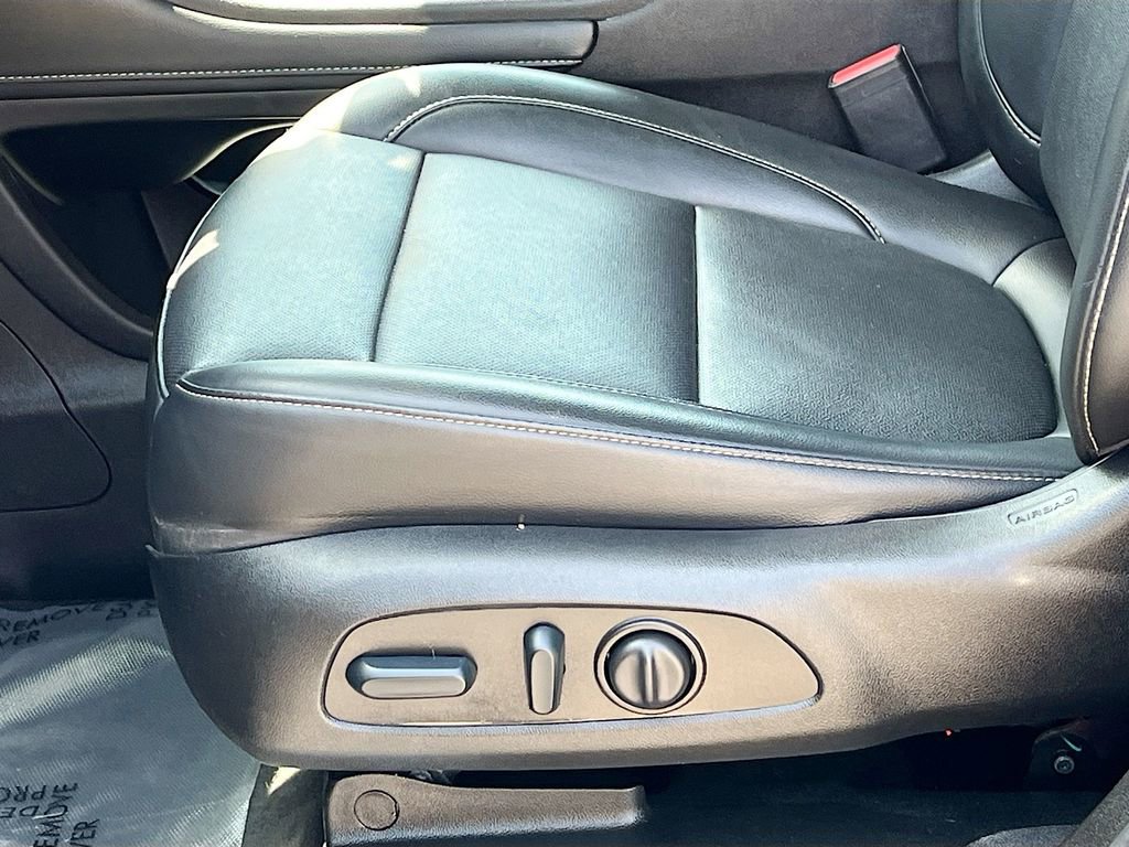 Used 2022 GMC Acadia SLT w/ Preferred Package image 20