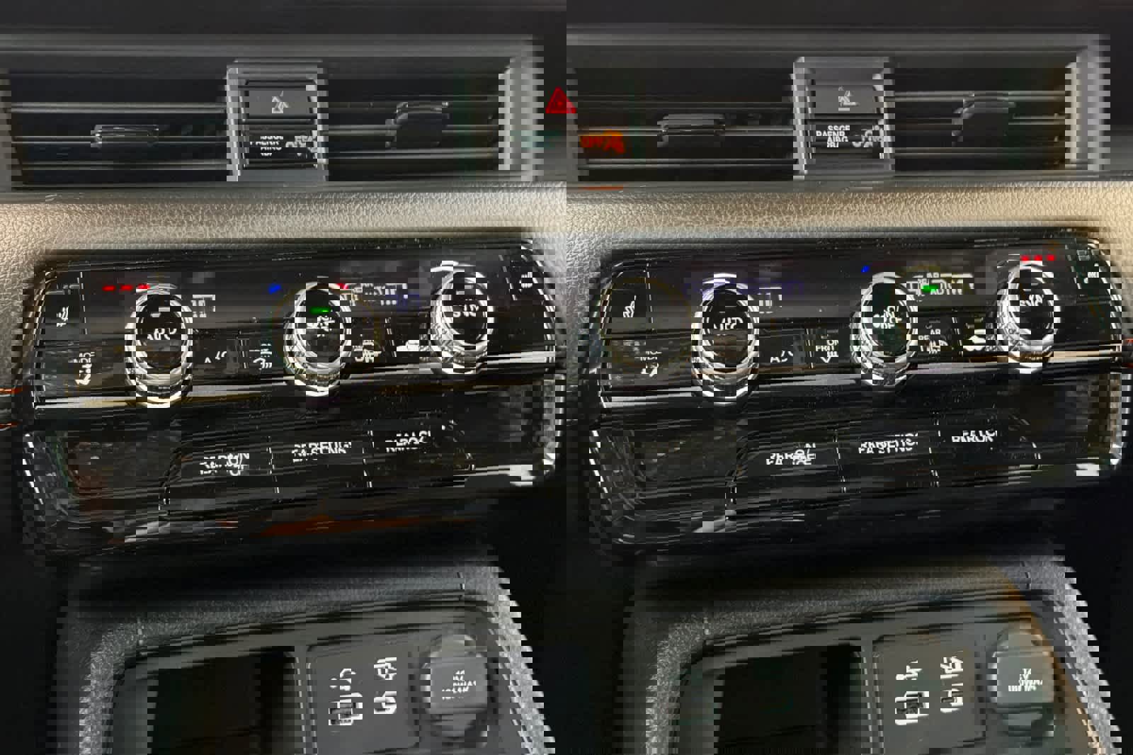 Used 2025 Honda Pilot TrailSport image 23