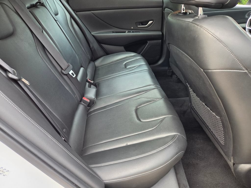Used 2024 Hyundai Elantra Limited FWD image 18