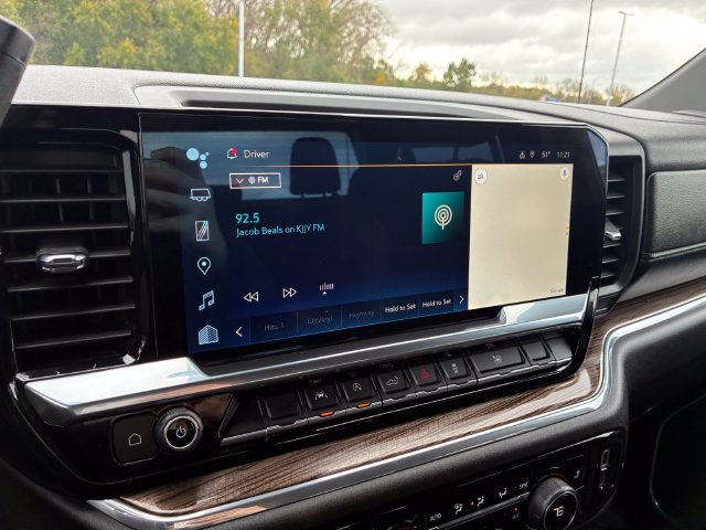 Used 2024 Chevrolet Silverado 1500 LT AWD/4WD image 25