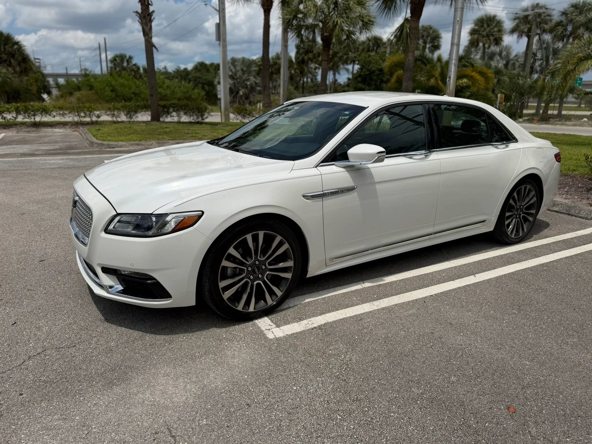 Used 2020 Lincoln Continental AWD w/ Premium Package image 20