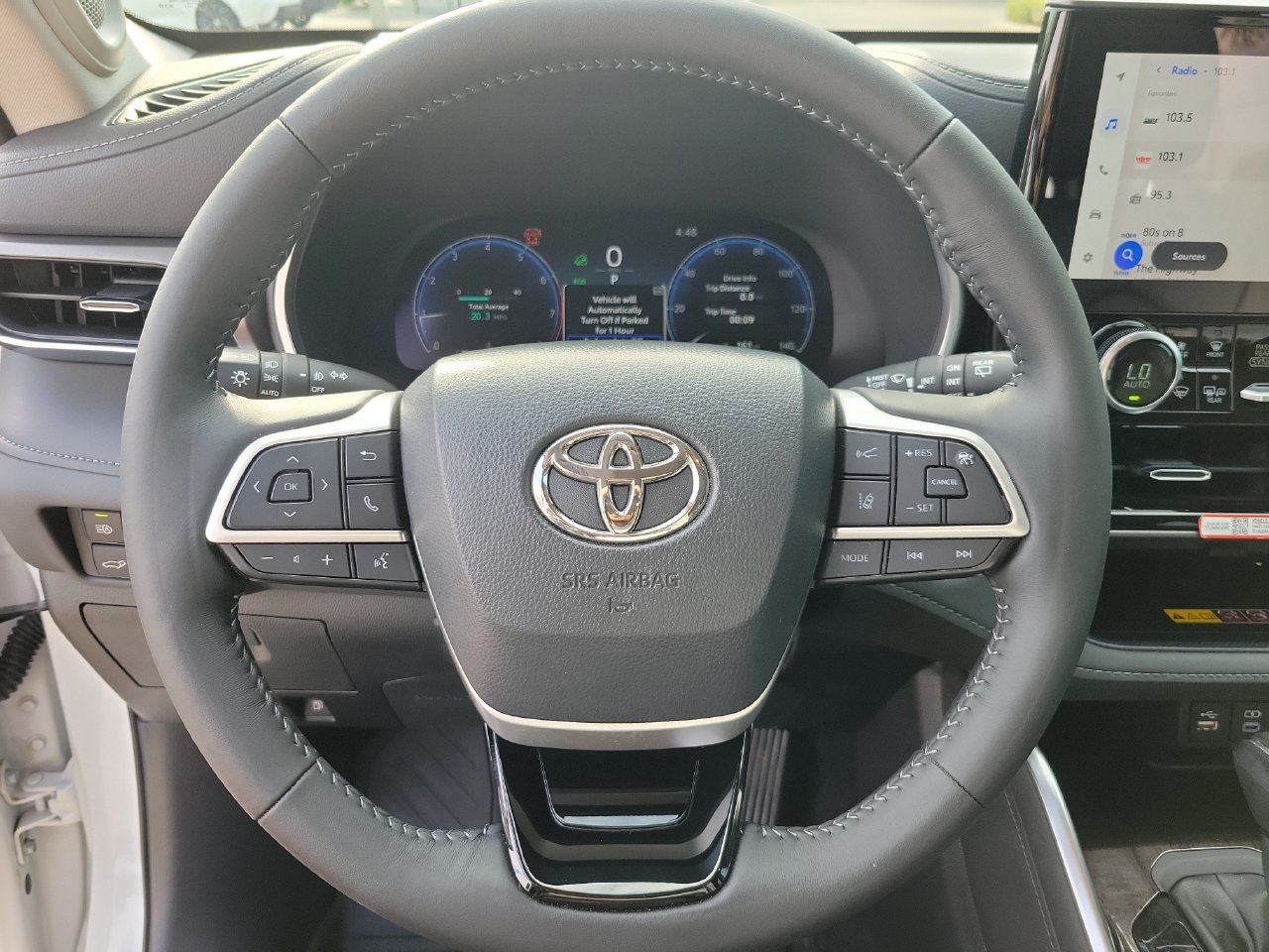 Used 2026 Toyota Highlander Limited AWD/4WD image 19