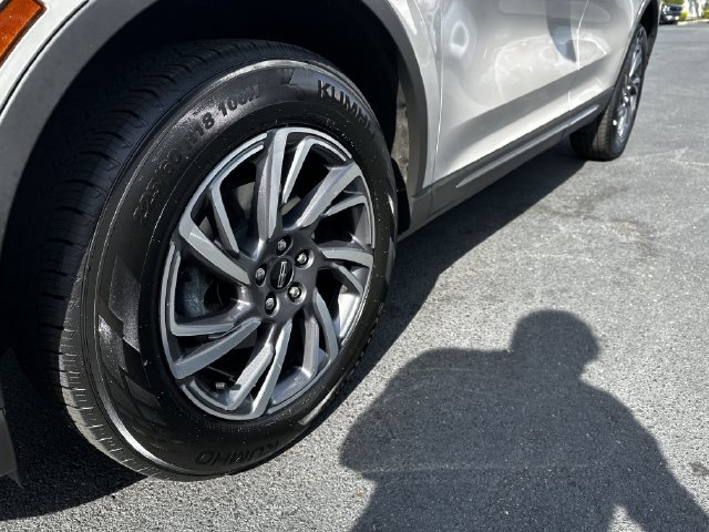 Certified 2023 Lincoln Corsair AWD w/ Equipment Group 101A image 12
