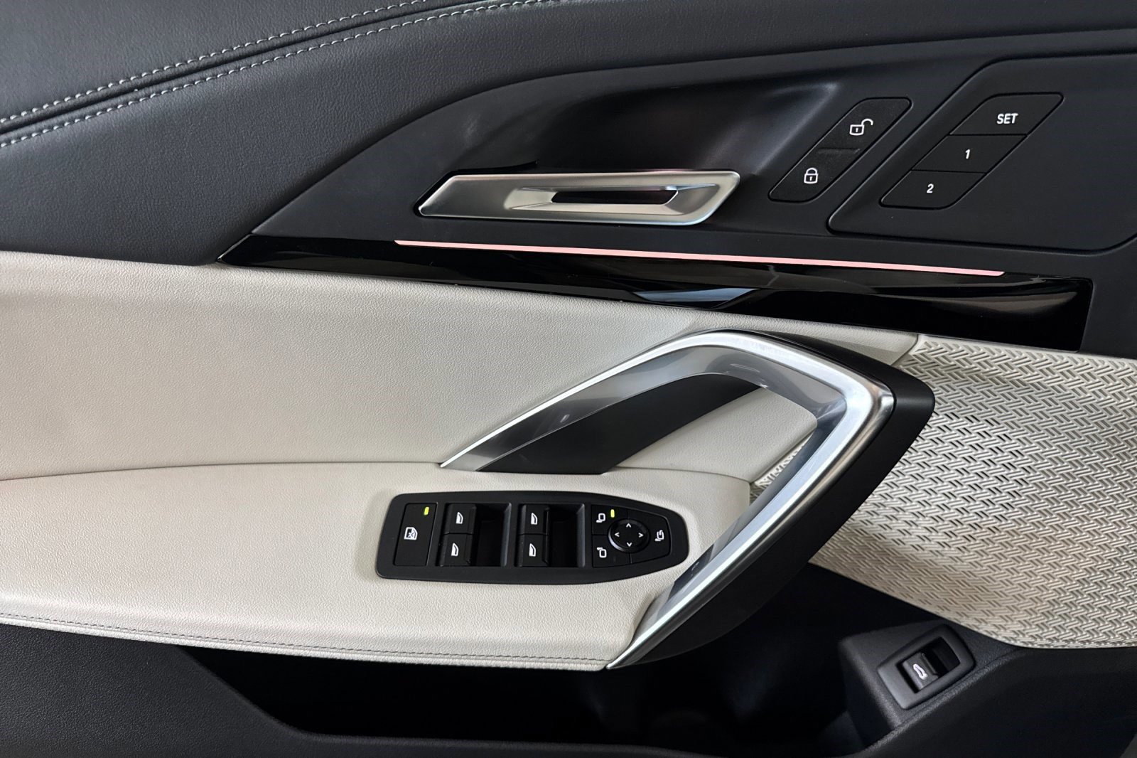 New 2026 BMW X1 xDrive28i w/ Convenience Package image 14