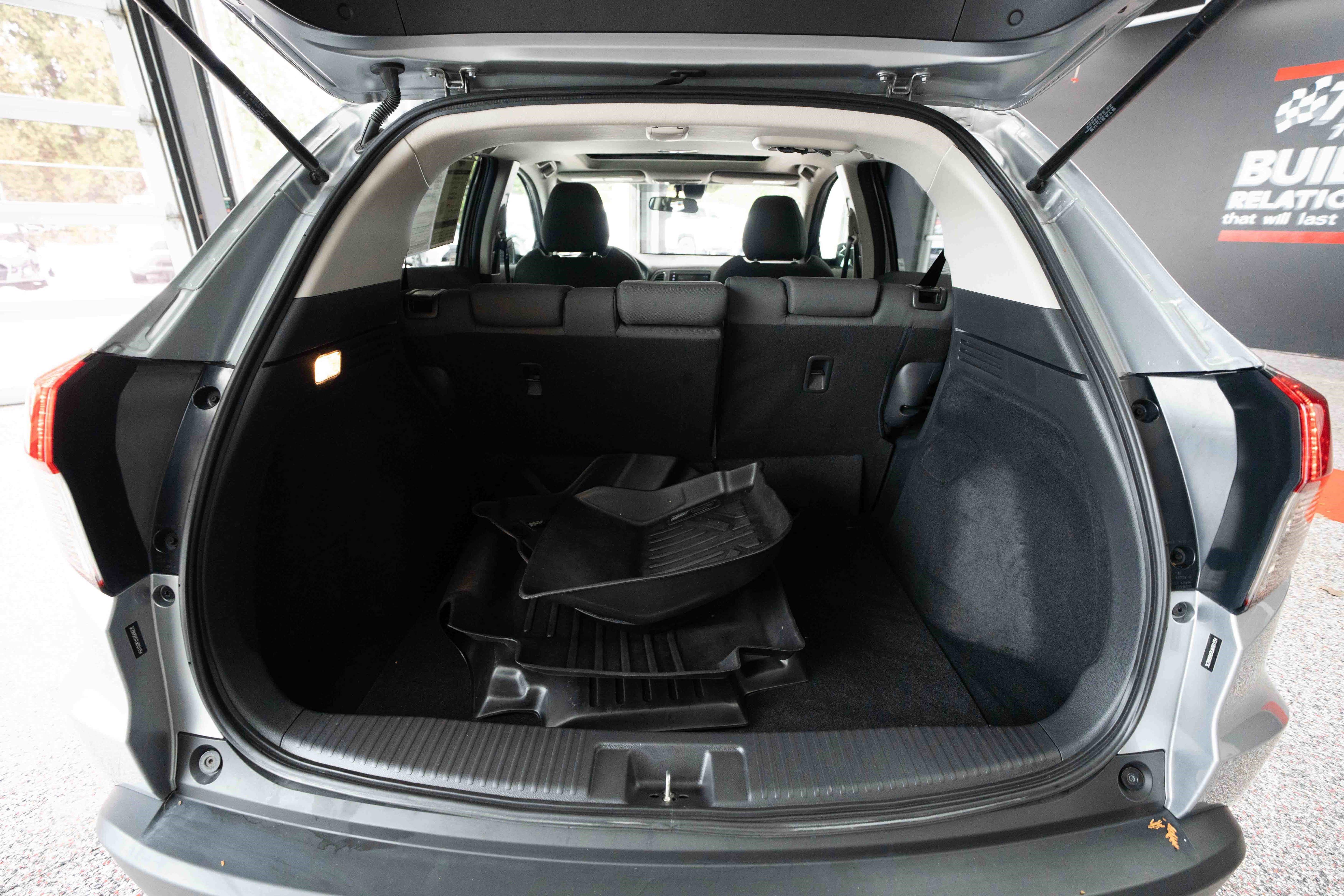 Used 2020 Honda HR-V EX image 28