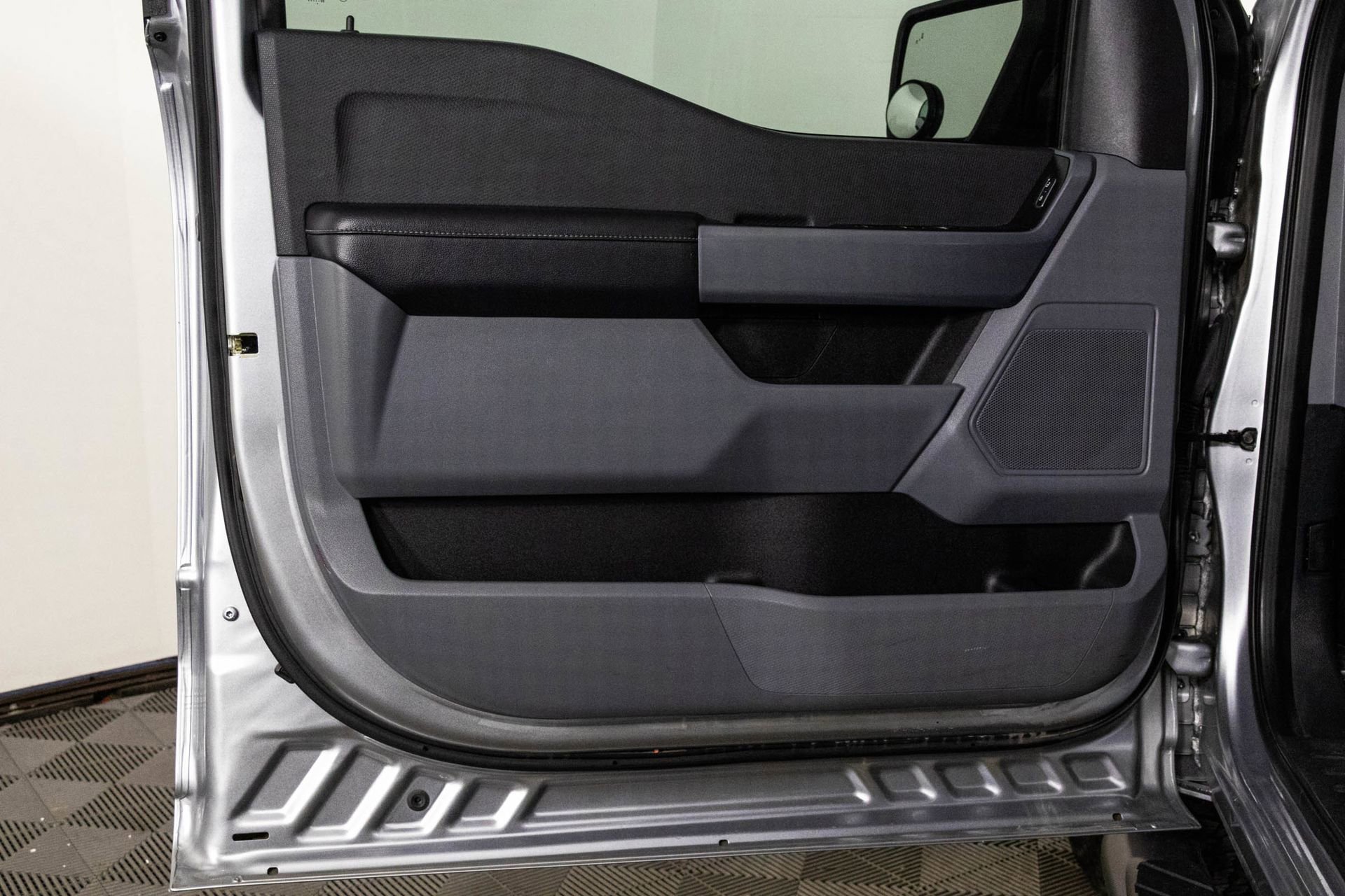 Used 2022 Ford F150 XLT w/ Trailer Tow Package image 31