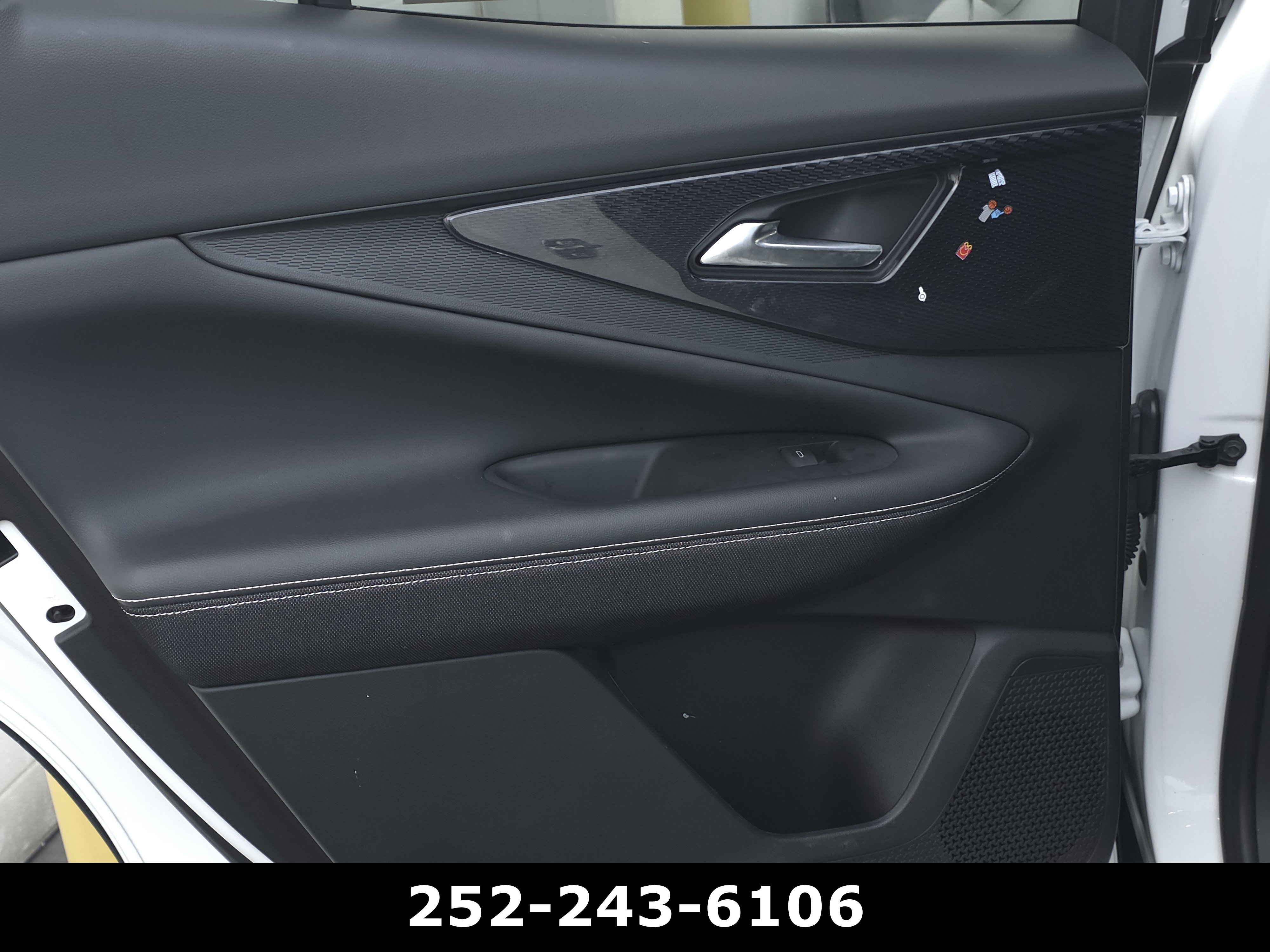 Used 2025 Chevrolet Blazer EV LT AWD/4WD image 33