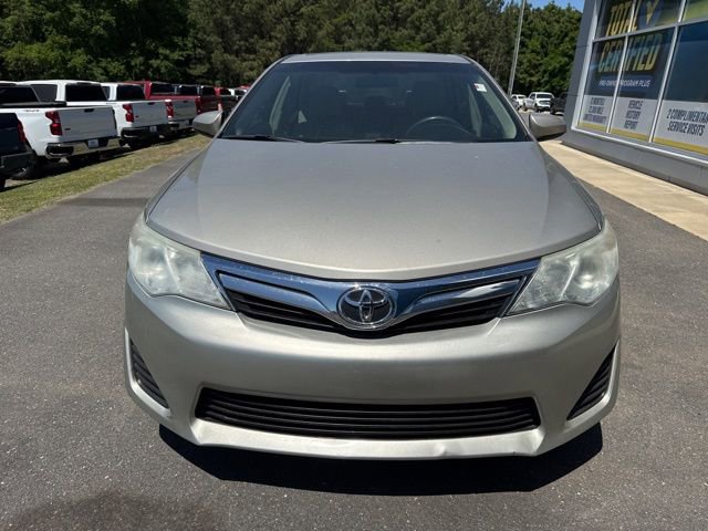 Used 2014 Toyota Camry LE w/ Moonroof Package FWD image 2