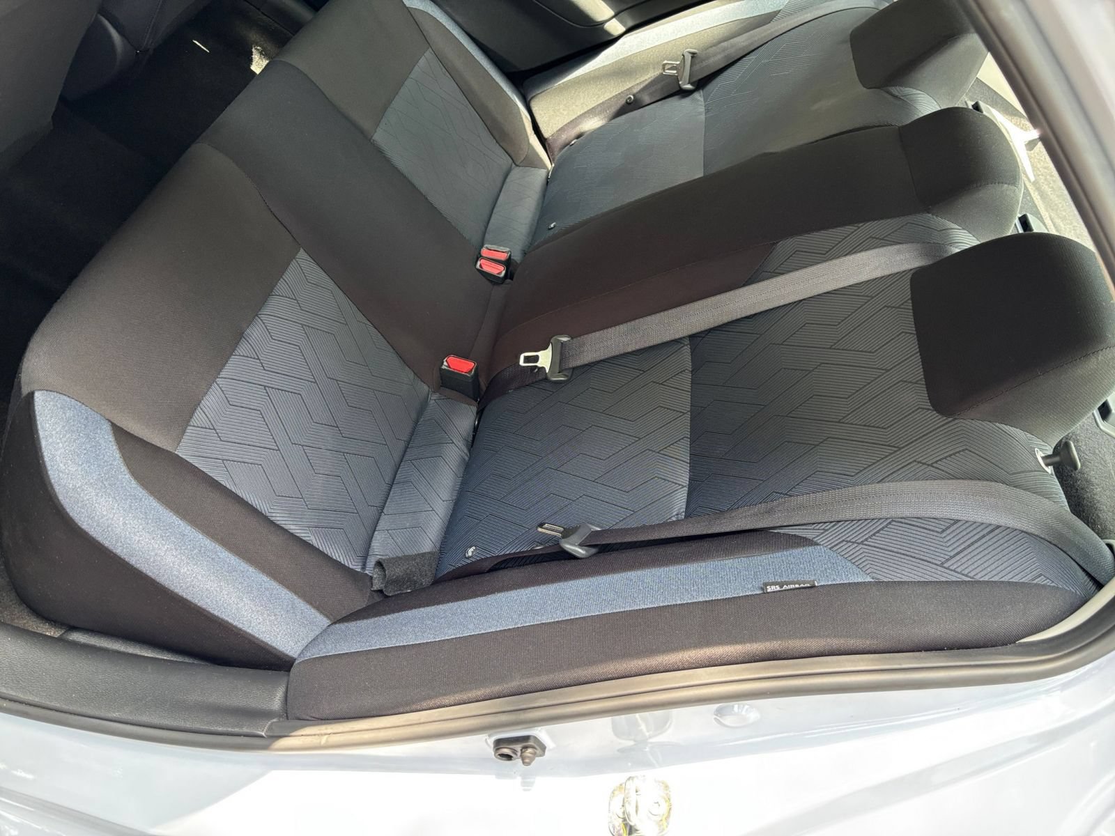 Used 2025 Nissan Versa SV FWD image 34