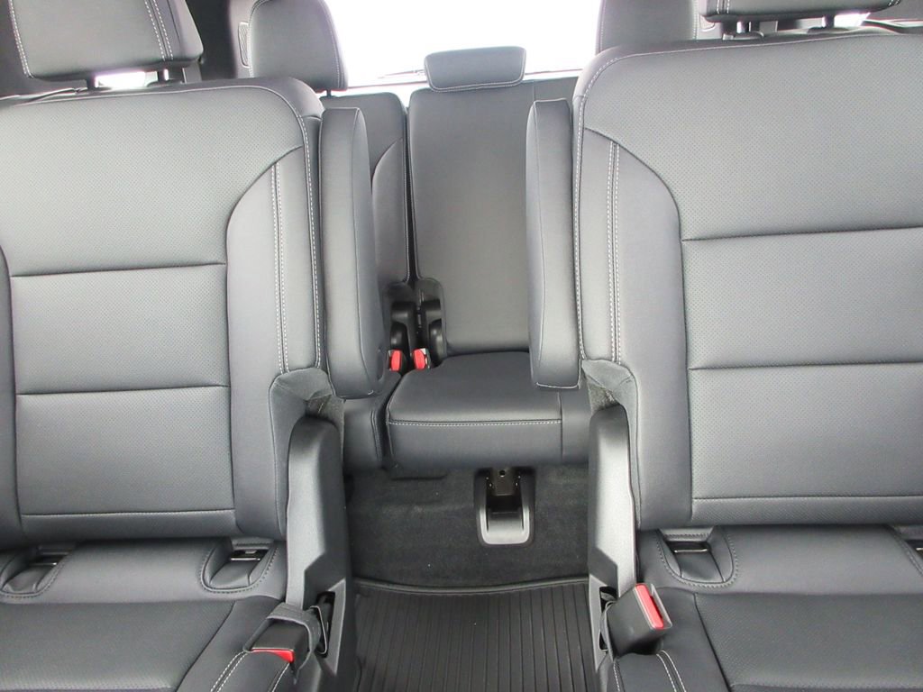 New 2026 Chevrolet Traverse LT w/ Sun and Wheel Package image 19