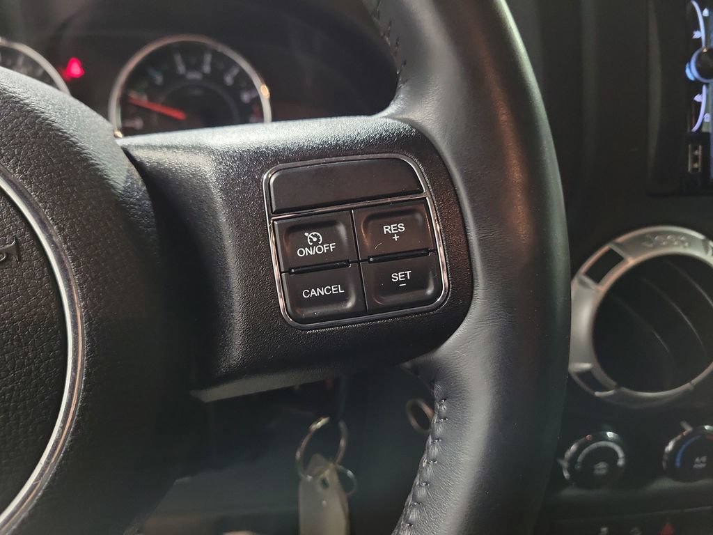 Used 2017 Jeep Wrangler Sahara w/ Connectivity Group AWD/4WD image 24