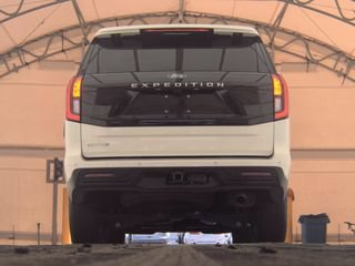 Used 2025 Ford Expedition Active AWD/4WD image 2