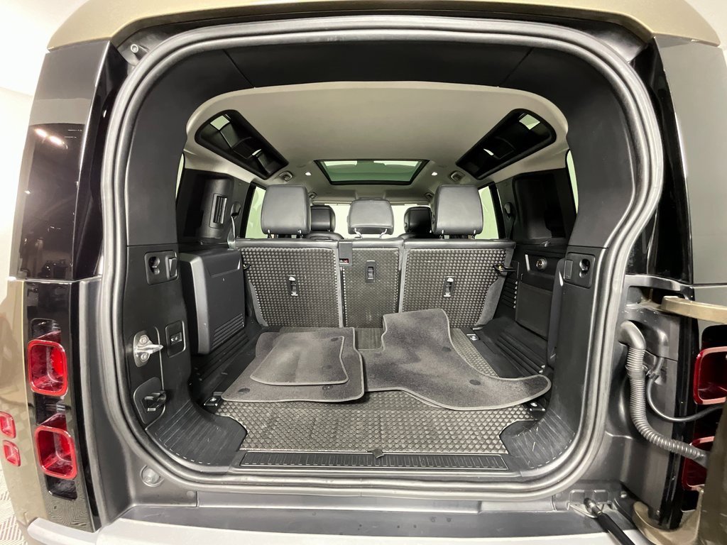 Used 2020 Land Rover Defender 110 HSE image 27
