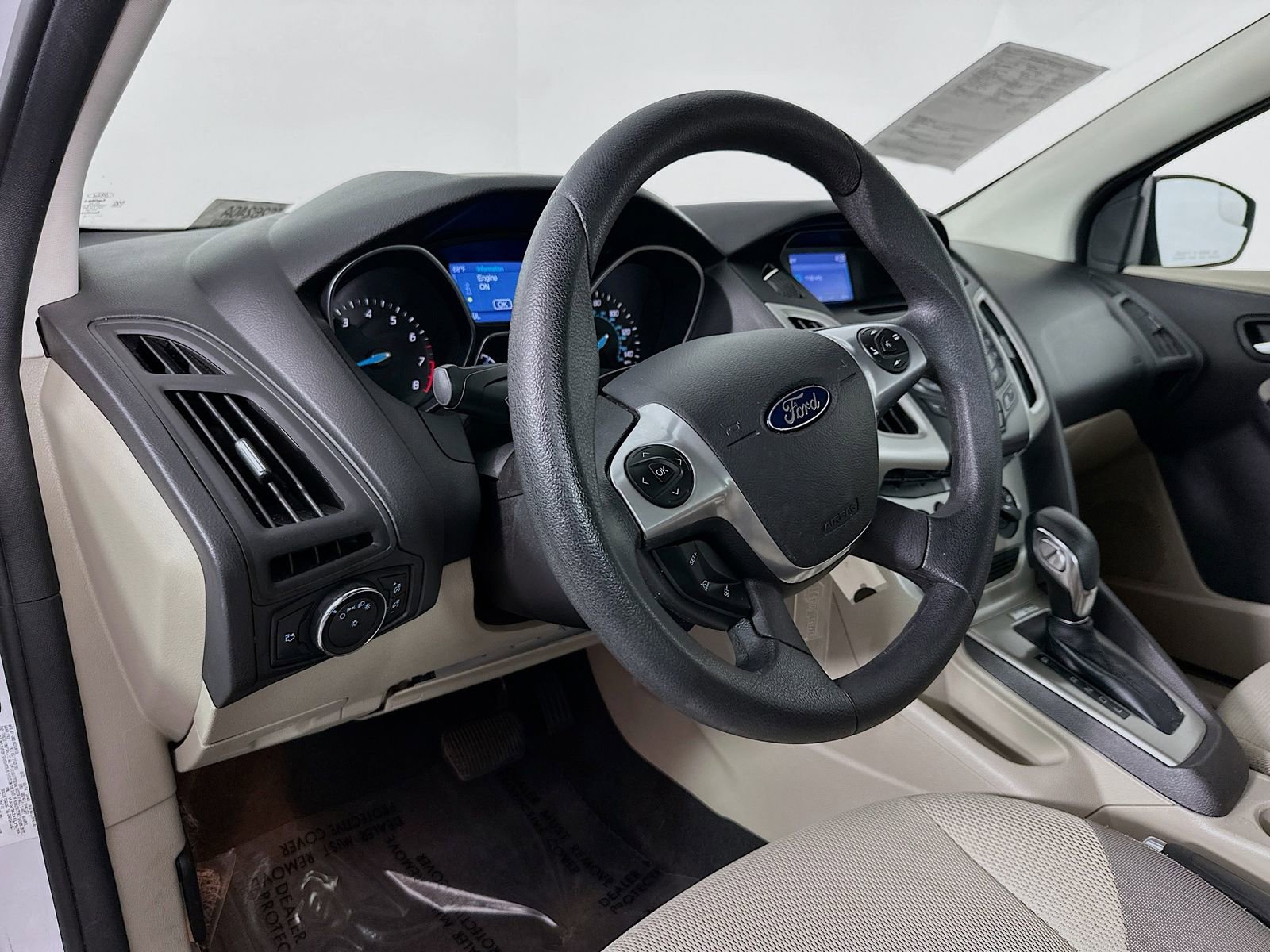 Used 2014 Ford Focus SE FWD image 9