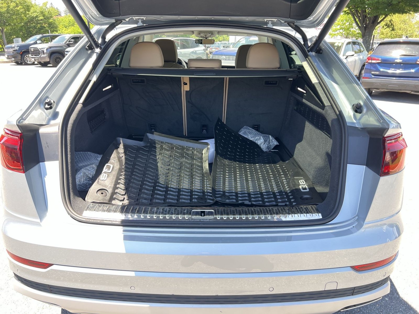 Used 2025 Audi Q8 Premium AWD/4WD image 26