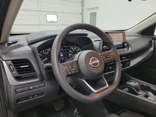 Used 2024 Nissan Rogue SV AWD/4WD image 19