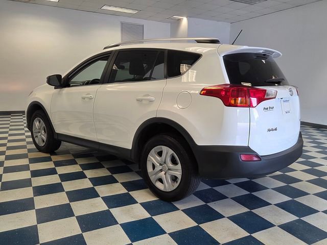 Used 2015 Toyota RAV4 LE FWD image 5