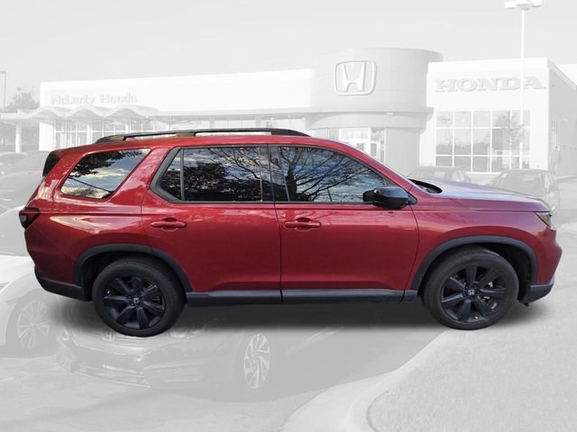 Used 2025 Honda Pilot Black Edition image 7