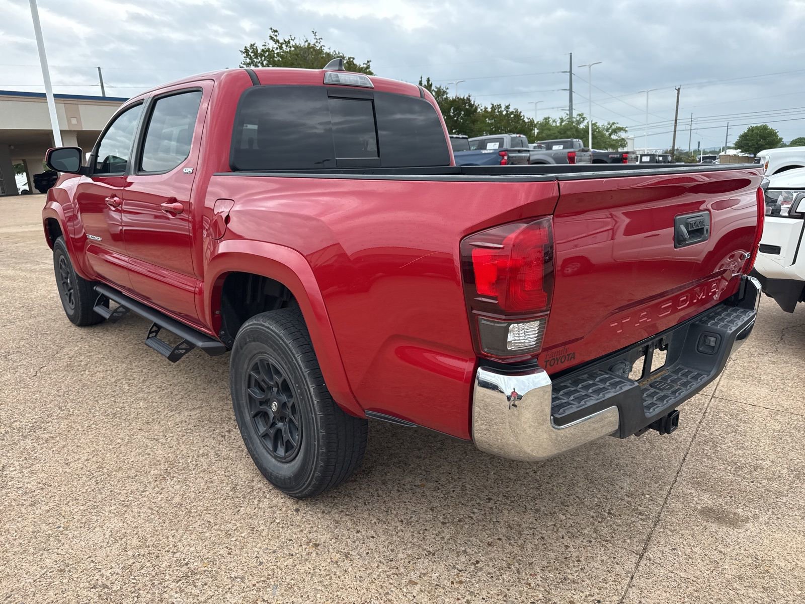 Used 2021 Toyota Tacoma SR5 RWD image 5
