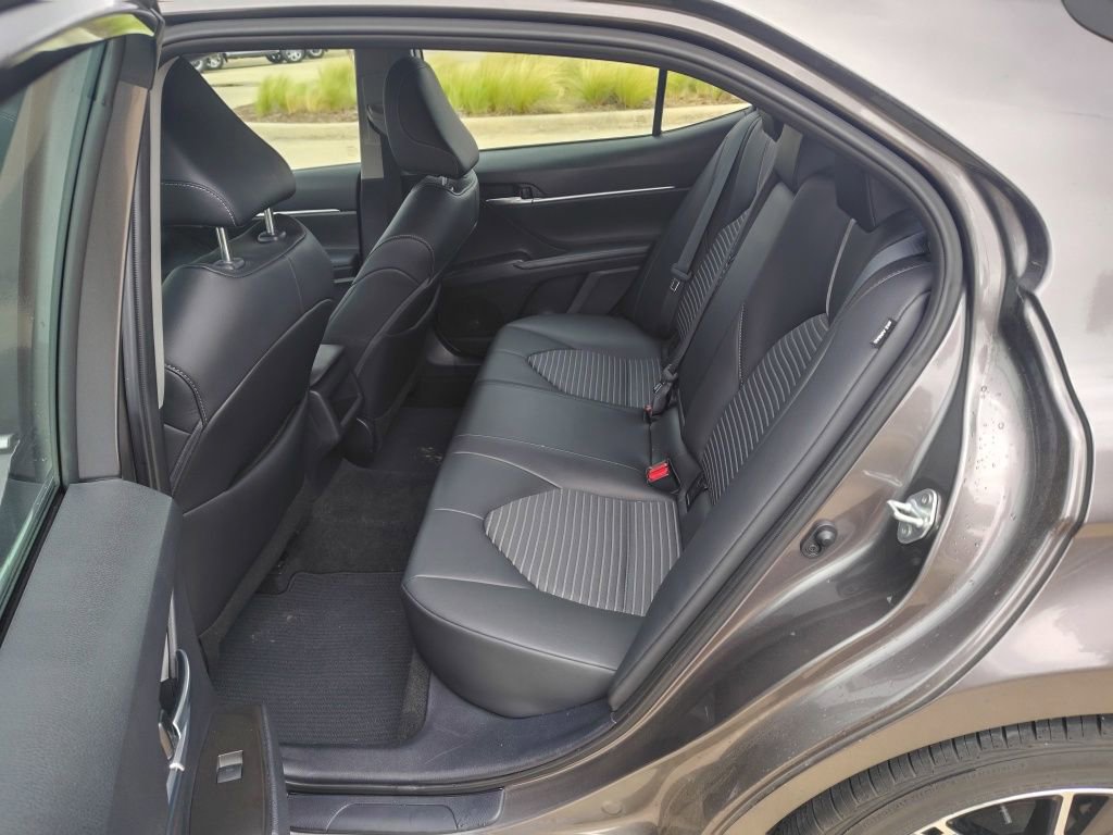 Used 2024 Toyota Camry SE FWD image 6