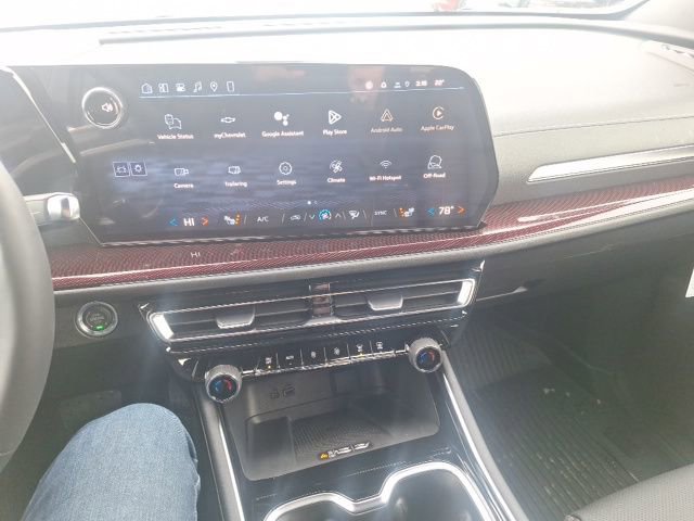 New 2026 Chevrolet Traverse Z71 w/ Driver Confidence Package image 13