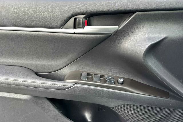 Used 2021 Toyota Camry XSE image 10