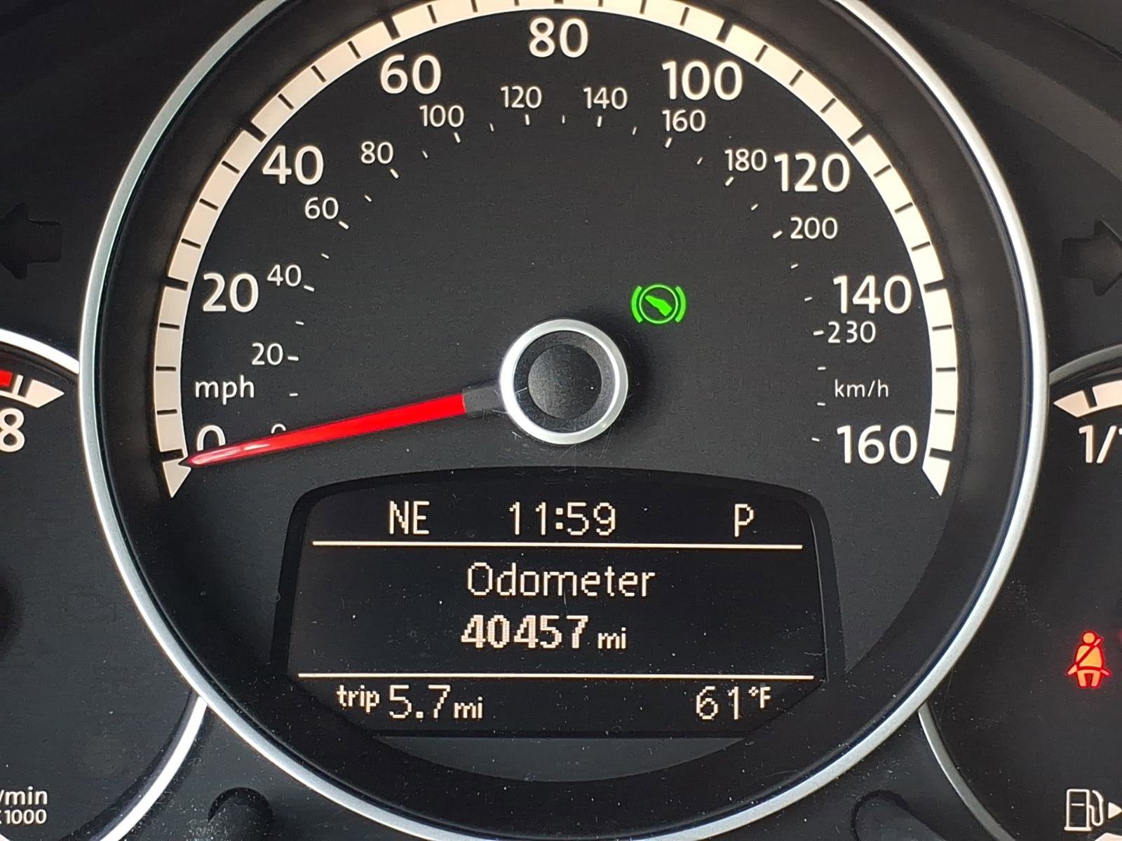 Used 2015 Volkswagen Beetle 1.8T Classic FWD image 26
