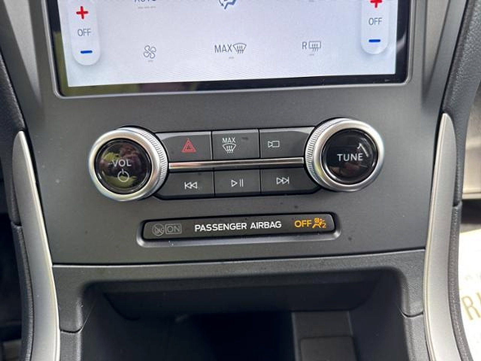 New 2024 Ford Edge SE image 18