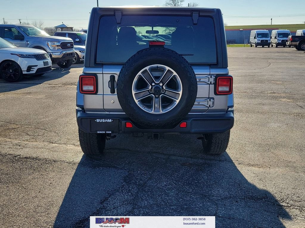 Used 2019 Jeep Wrangler Unlimited Sahara w/ Dual Top Group AWD/4WD image 29