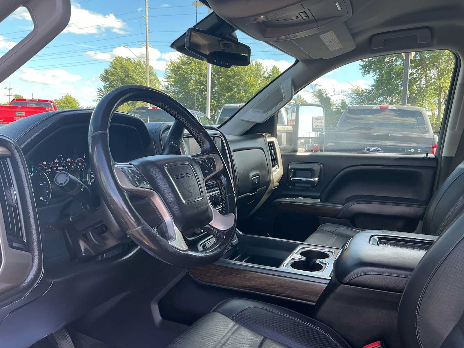 Used 2018 GMC Sierra 2500 Denali w/ Duramax Plus Package AWD/4WD image 17