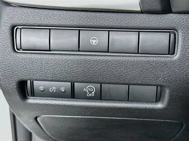 Used 2023 Nissan Rogue SV AWD/4WD image 20