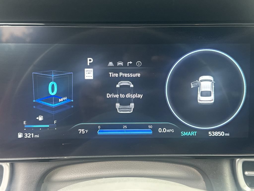 Used 2025 Hyundai Elantra SEL FWD image 26