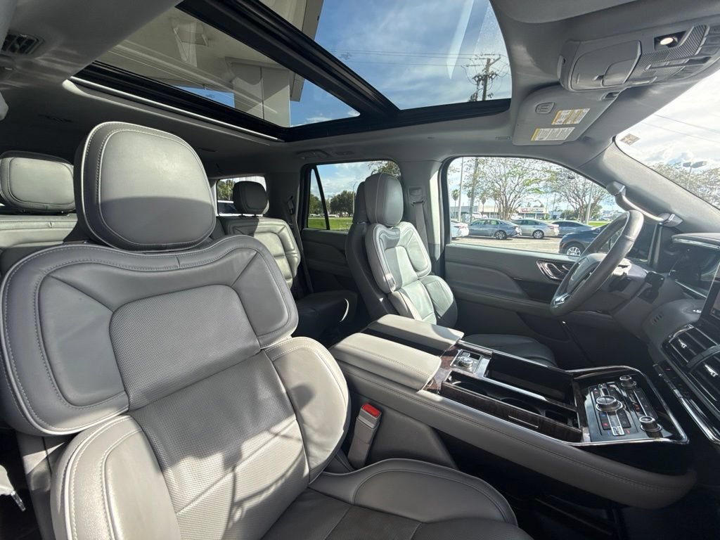 Used 2019 Lincoln Navigator Select w/ Technology Package AWD/4WD image 36