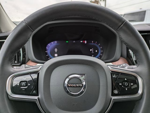 Used 2024 Volvo XC60 B5 Plus AWD/4WD image 31