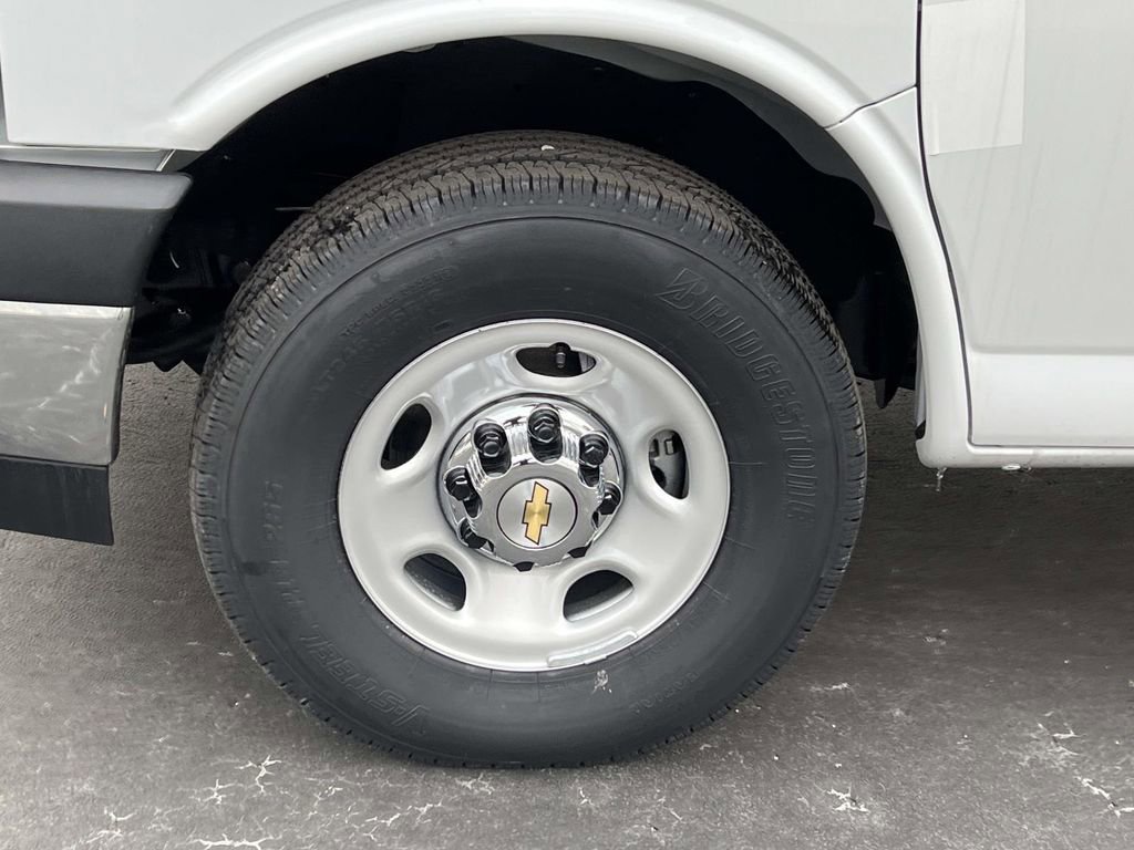 New 2025 Chevrolet Express 2500 Work Van w/ Driver Convenience Package image 8