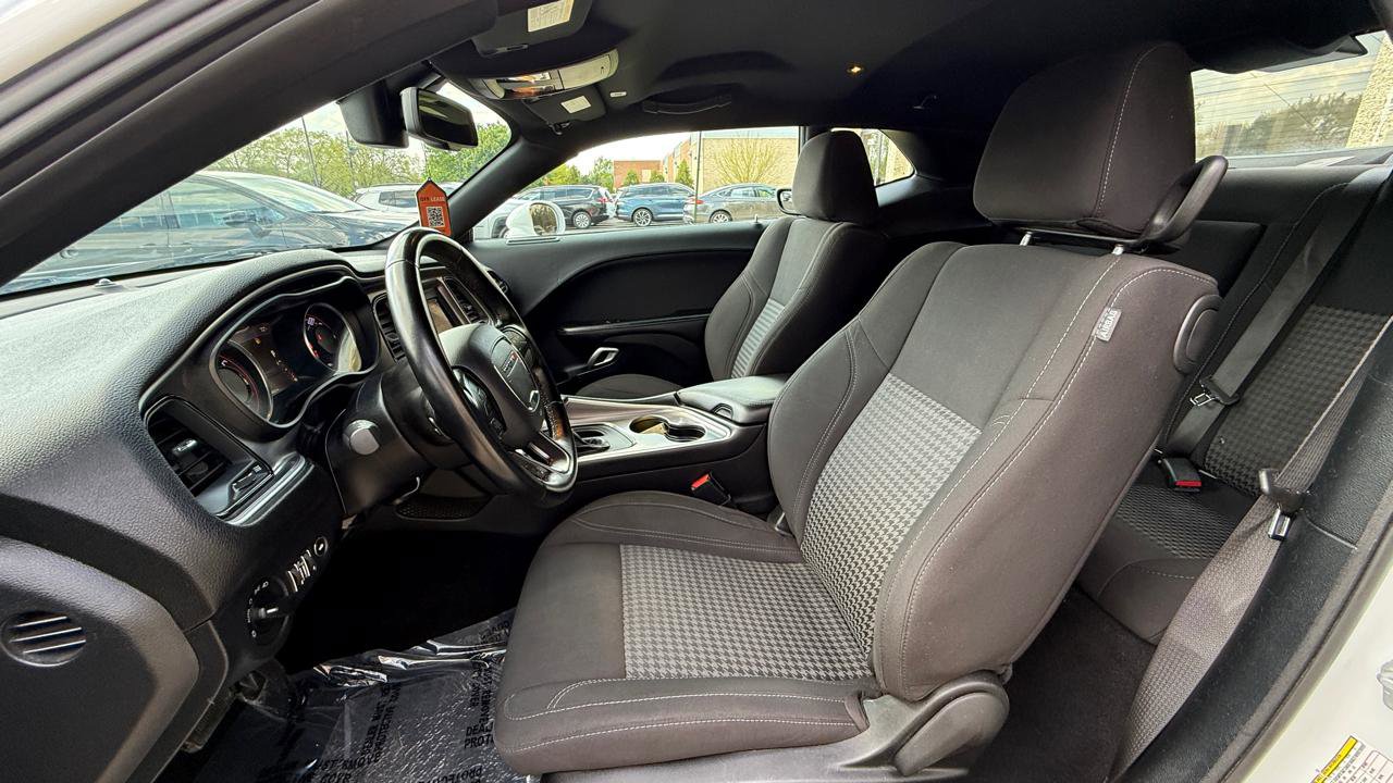 Used 2020 Dodge Challenger SXT RWD image 9