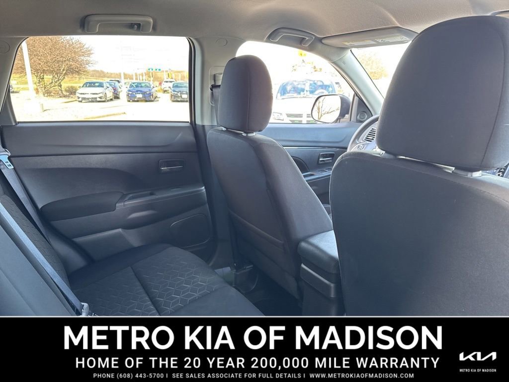 Used 2025 Mitsubishi Outlander Sport ES image 32