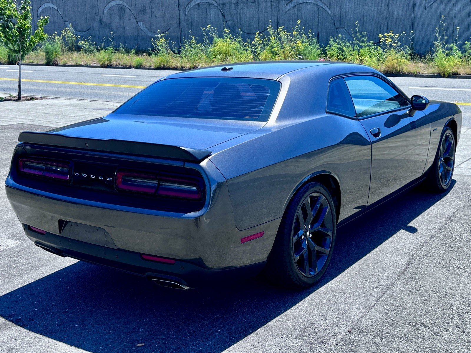Used 2019 Dodge Challenger R/T w/ Driver Convenience Group RWD image 6