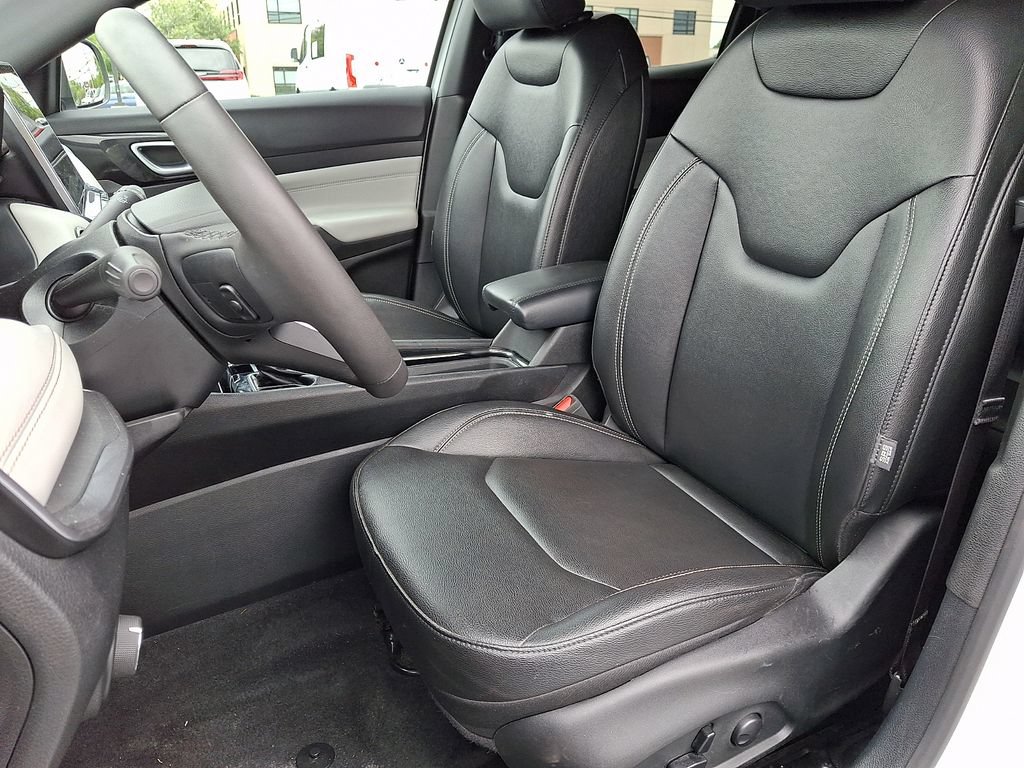 Used 2025 Jeep Compass Limited AWD/4WD image 15