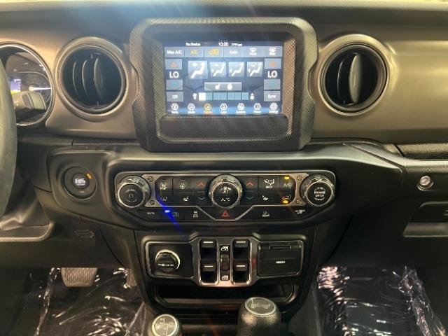Used 2023 Jeep Wrangler Unlimited w/ Cold Weather Group AWD/4WD image 18