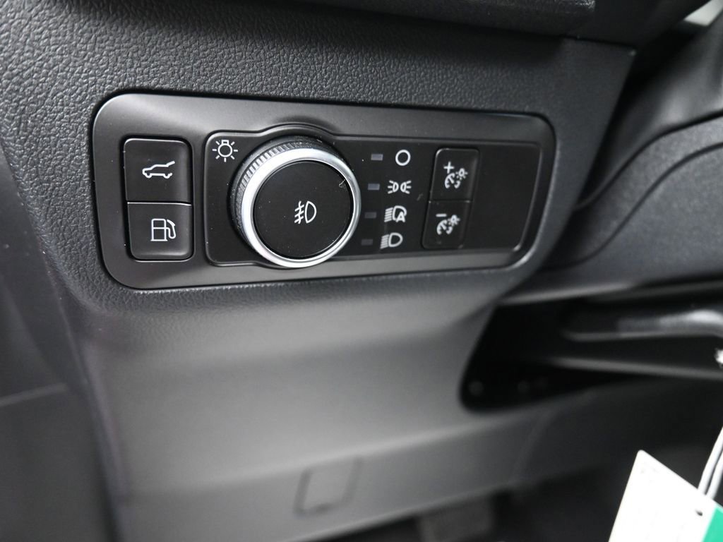 New 2026 Ford Escape SE w/ Class II Trailer Tow Package image 17