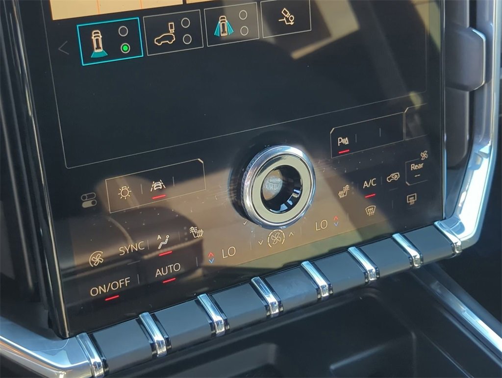 Used 2025 GMC Acadia Elevation image 12